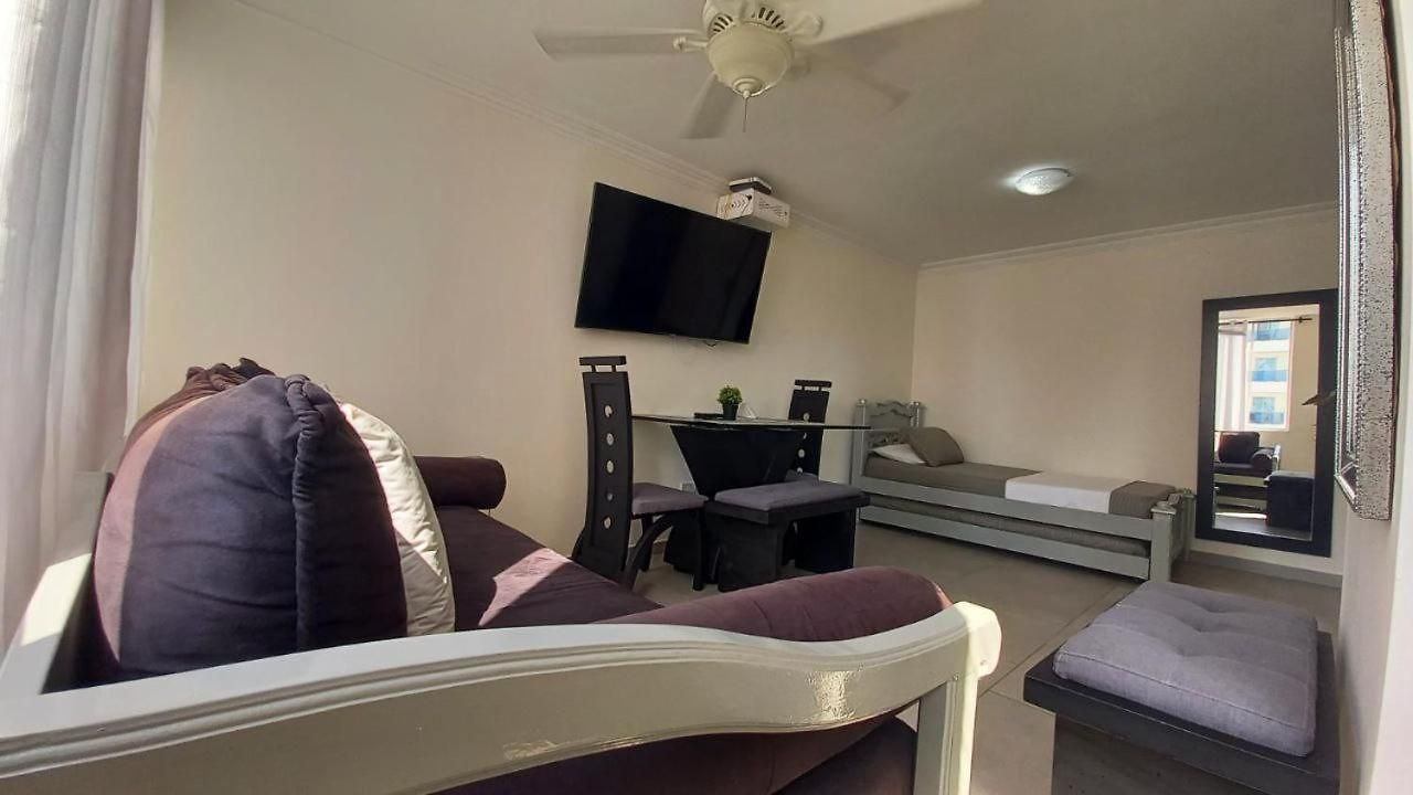 Apartamento Cerca A La Playa, Piscina, Wifi, Ac Cartagena