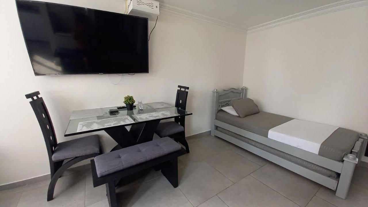Apartamento Cerca A La Playa, Piscina, Wifi, Ac