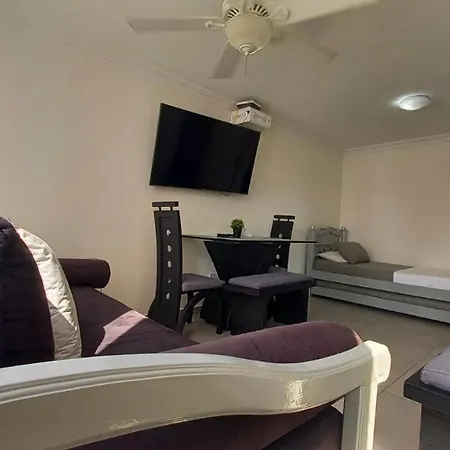 Apartamento Cerca A La Playa, Piscina, Wifi, Ac Cartagena